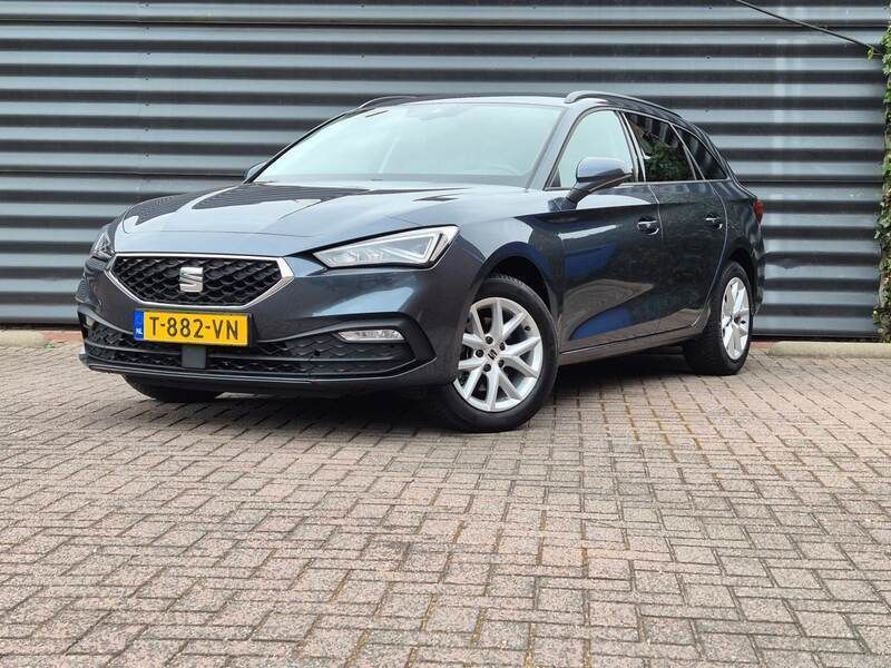 Grijs Gebruikt 2022 Seat Leon Business Stationwagen | € 24.450 (Eerlijke prijs) - Afbeelding 1/4