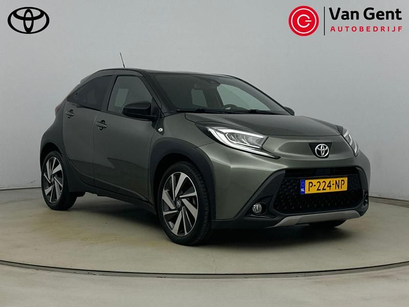 Groen Gebruikt 2022 Toyota Aygo X Envy SUV | € 19.499 - Afbeelding 1/4
