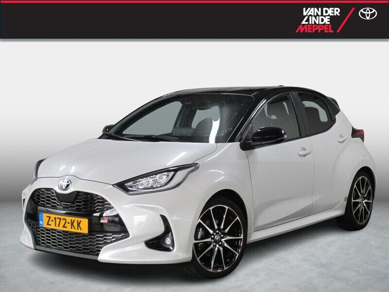Wit Gebruikt 2023 Toyota Yaris Hybrid Sport Hatchback | € 27.950 (Eerlijke prijs) - Afbeelding 1/4