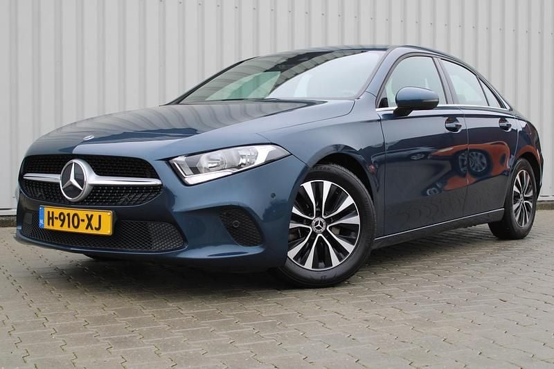 Occasion Mercedes A180 Business 136 PK (100 kW) 2020 Blauw (metallic) Sedan