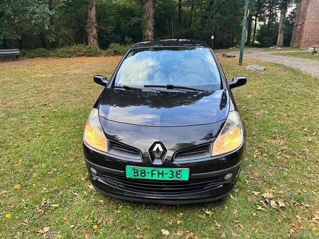 Zwart Gebruikt 2006 Renault Clio II Exception Hatchback | € 1.499 (Eerlijke prijs) - Afbeelding 1/4