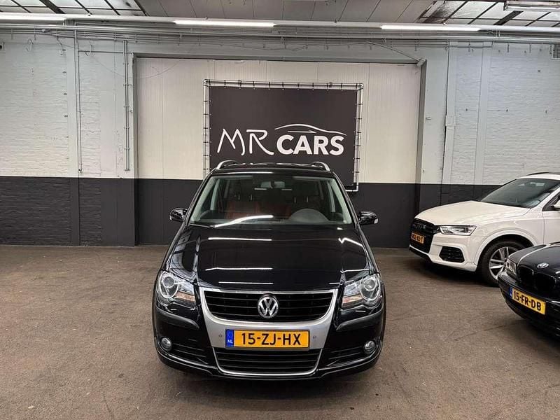 Zwart Occasion 2008 VW Touran Cross MPV | € 5.450 (Eerlijke prijs) - Afbeelding 1/4