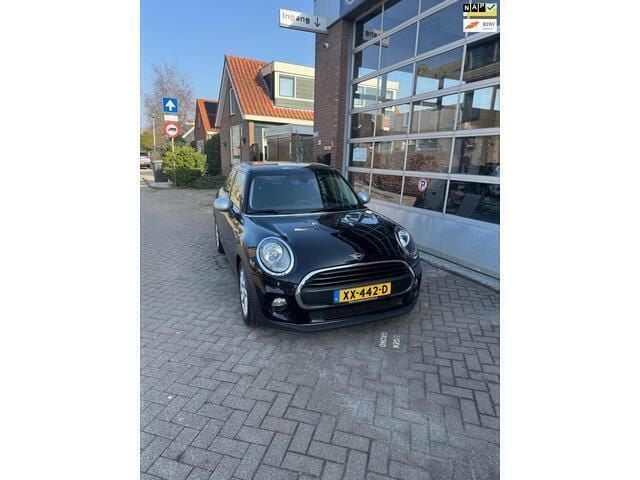 Zwart Gebruikt 2019 Mini ONE Pepper Hatchback | € 14.950 (Eerlijke prijs) - Afbeelding 1/4