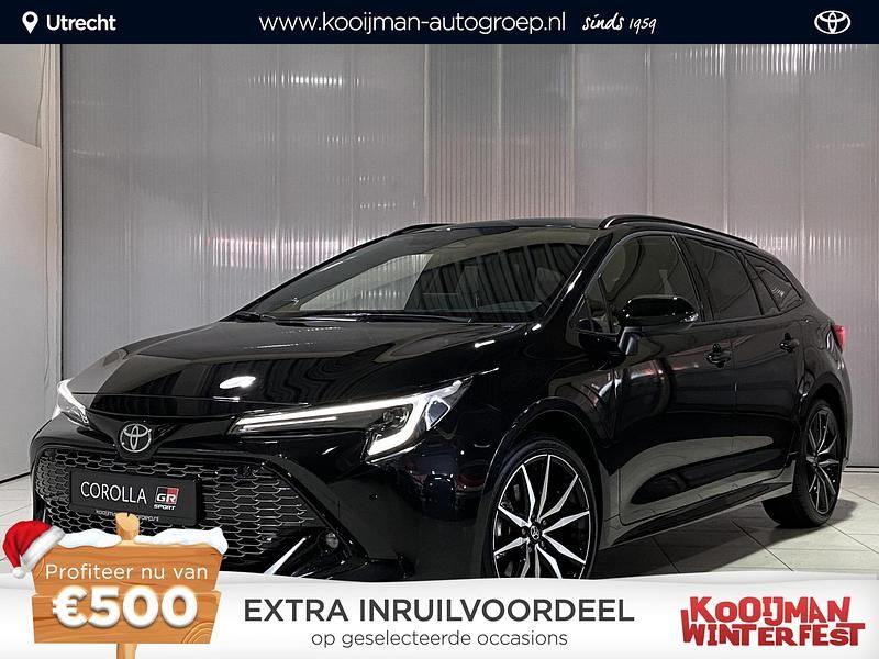 Zwart Gebruikt 2023 Toyota Corolla Plus Stationwagen | € 38.249 (Duur) - Afbeelding 1/4