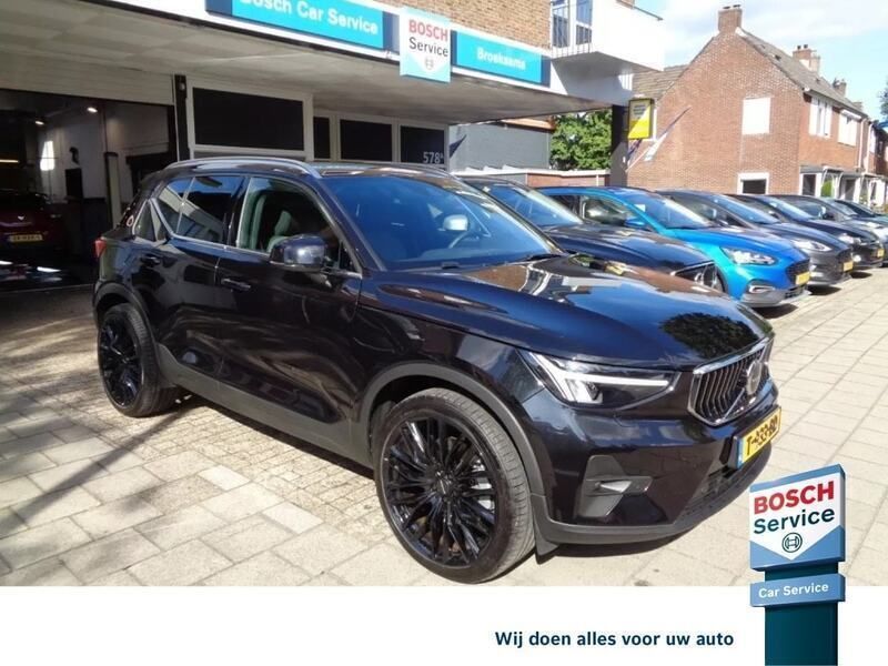 Zwart Gebruikt 2022 Volvo XC40 Plus SUV | € 34.500 (Goede deal) - Afbeelding 1/4