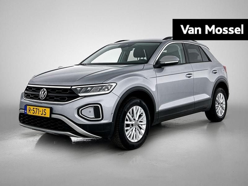 Grijs Gebruikt 2022 VW T-Roc Life SUV | € 26.900 (Goede deal) - Afbeelding 1/4