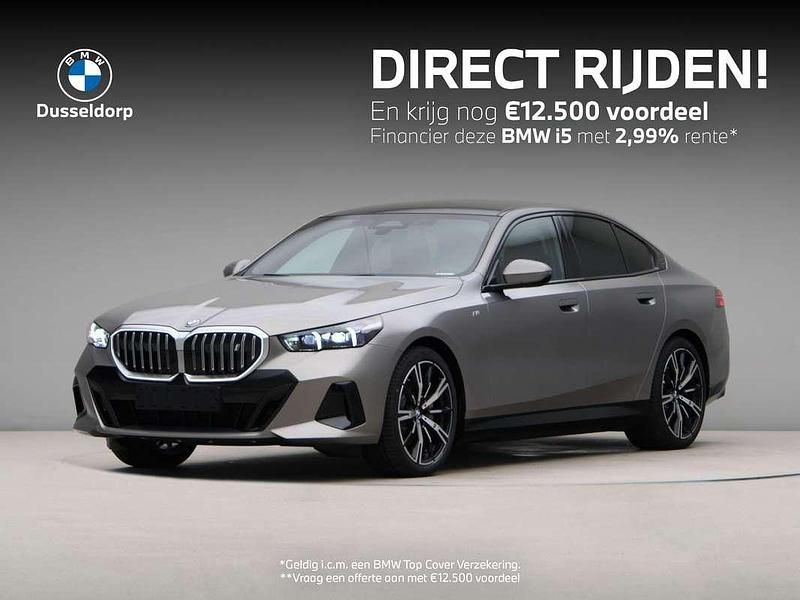 Grijs, metallic lak Nieuw 2025 BMW i5 M Sport Sedan | € 81.115 (Super prijs) - Afbeelding 1/4