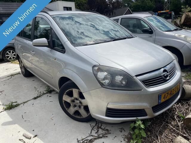 Grijs Gebruikt 2005 Opel Zafira Executive MPV | € 1.999 (Duur) - Afbeelding 1/4