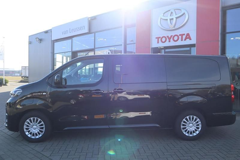 Occasion Toyota Proace 100 kW (136 PK) 2023 Zwart MPV