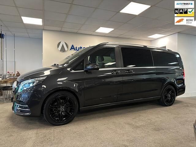 Grijs Gebruikt 2020 Mercedes V300 Avantgarde Edition MPV | € 52.490 (Duur) - Afbeelding 1/4
