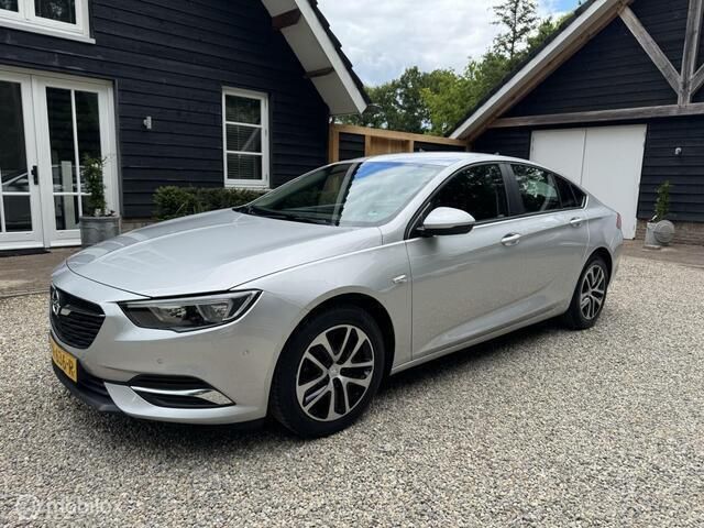 Grijs Gebruikt 2017 Opel Insignia Edition Hatchback | € 13.950 (Goede deal) - Afbeelding 1/4