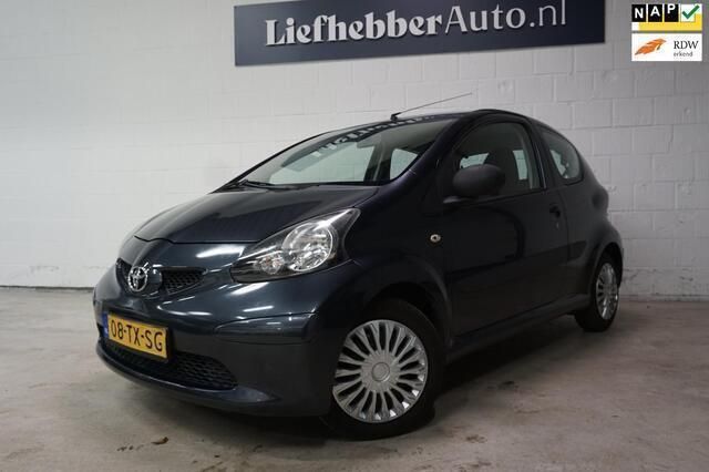Grijs Gebruikt 2007 Toyota Aygo Hatchback | € 2.999 (Iets duurder) - Afbeelding 1/4