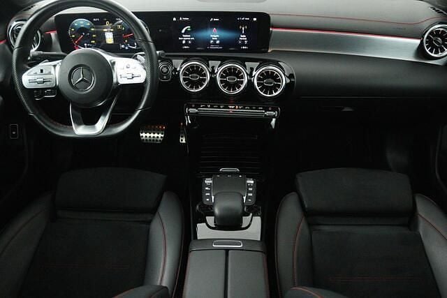 Occasion Mercedes CLA180 Business 136 PK (100 kW) 2021 Grijs Sedan