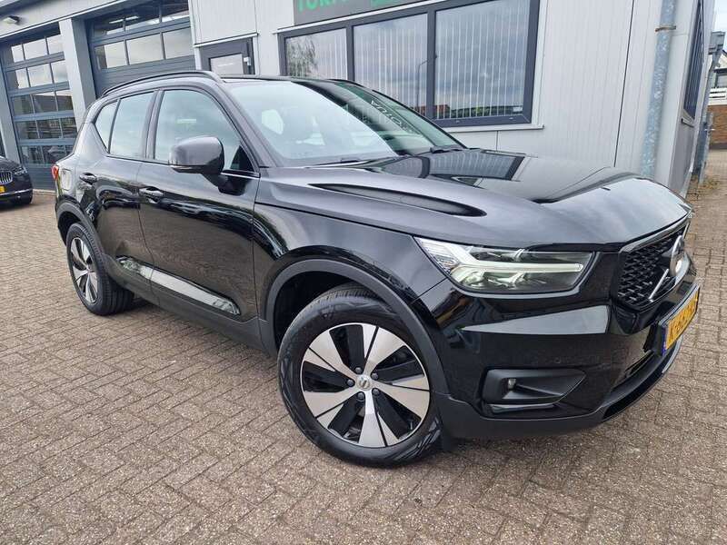 Zwart Gebruikt 2021 Volvo XC40 R-Design SUV | € 35.725 (Iets duurder) - Afbeelding 1/4