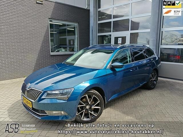 Blauw Gebruikt 2018 Skoda Superb Business Line Stationwagen | € 20.950 (Goede deal) - Afbeelding 1/4