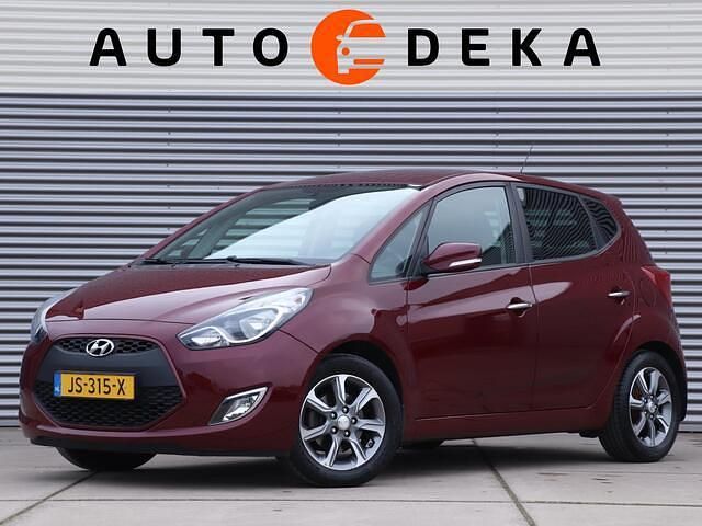 Rood Occasion 2016 Hyundai ix20 GO! Hatchback | € 12.950 (Eerlijke prijs) - Afbeelding 1/4