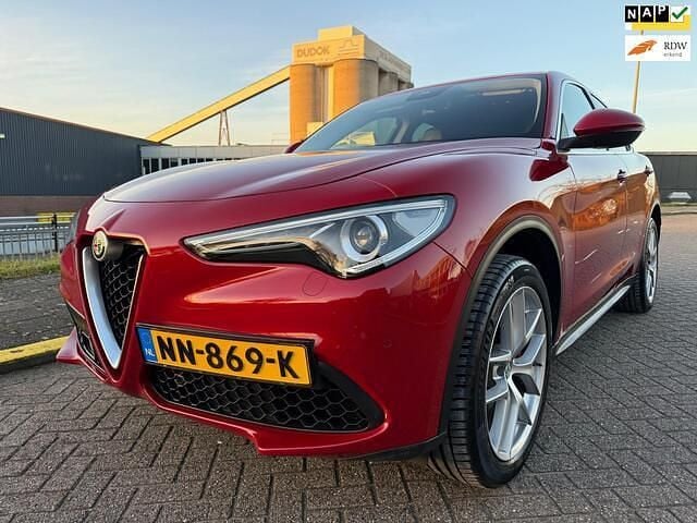 Rood Gebruikt 2017 Alfa Romeo Stelvio SUV | € 24.950 (Goede deal) - Afbeelding 1/4