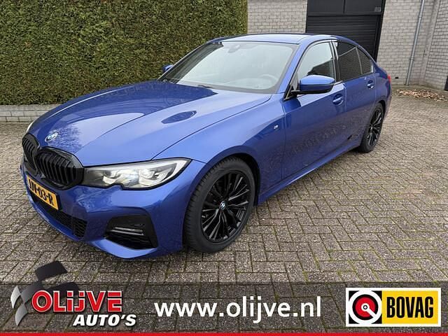 Blauw Gebruikt 2021 BMW 318 M Sport Sedan | € 32.850 (Iets duurder) - Afbeelding 1/4