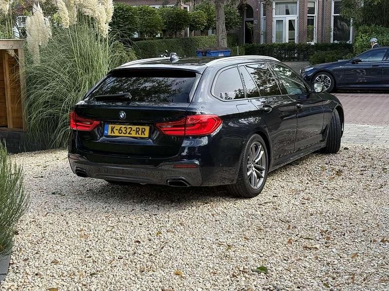 Zwart Gebruikt 2017 BMW 530 Executive Stationwagen | € 25.500 (Duur) - Afbeelding 1/4