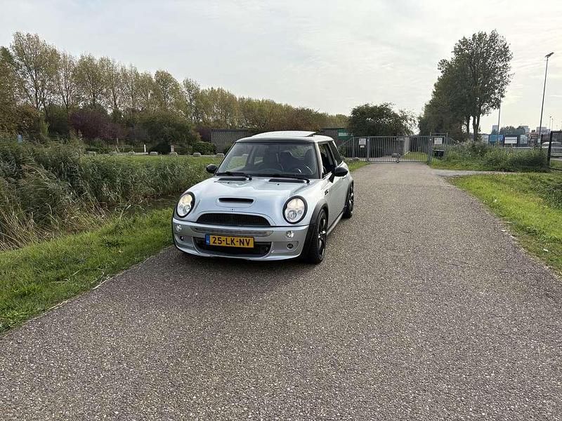 Grijs Gebruikt 2003 Mini Cooper S Hatchback | € 3.999 - Afbeelding 1/4