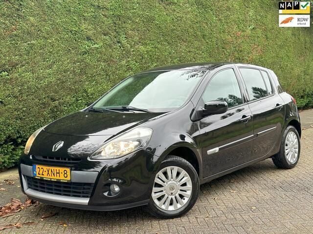Zwart Occasion 2012 Renault Clio IV Collection Hatchback | € 4.000 (Goede deal) - Afbeelding 1/4