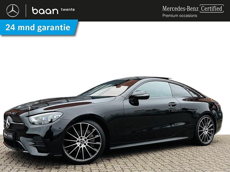 Zwart Gebruikt 2022 Mercedes E200 AMG line Coupé | € 53.950 - Afbeelding 1/4