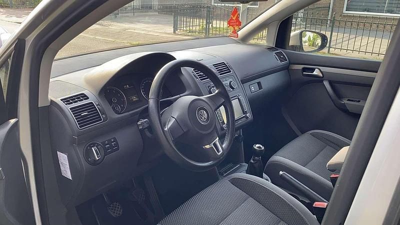 Occasion VW Touran Comfortline 140 PK (102 kW) 2012 Grijs MPV