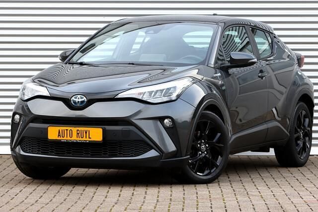 Grijs (metallic) Occasion 2022 Toyota C-HR Comfort SUV | € 21.400 (Goede deal) - Afbeelding 1/4