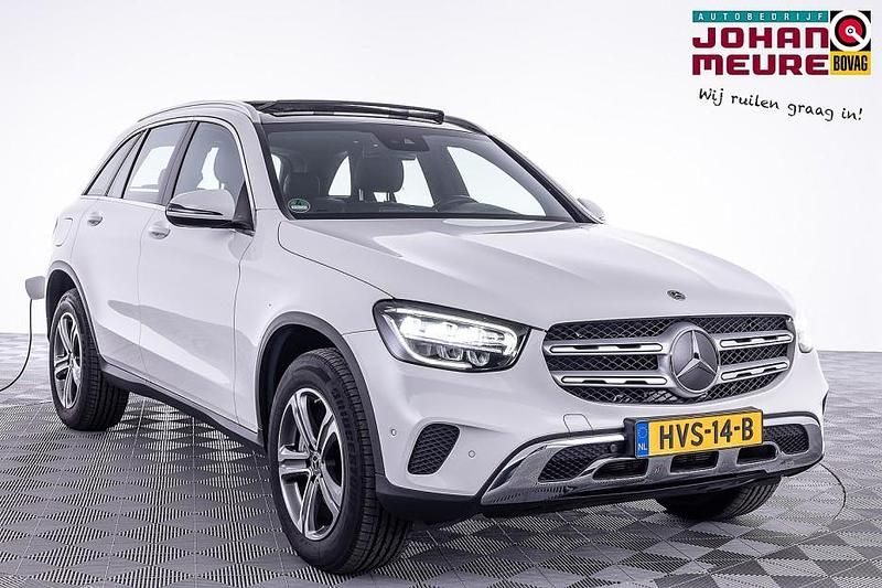 Wit Gebruikt 2022 Mercedes GLC300 Premium Plus SUV | € 44.900 - Afbeelding 1/4