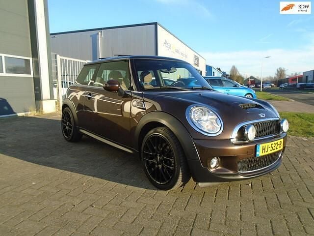 Bruin Gebruikt 2010 Mini Cooper S Hatchback | € 6.499 (Eerlijke prijs) - Afbeelding 1/4