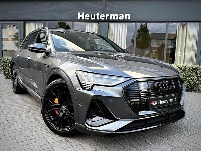Grijs Gebruikt 2022 Audi e-tron S-Line SUV | € 39.950 (Duur) - Afbeelding 1/4