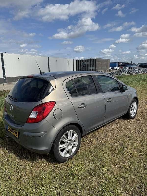 Bruin Gebruikt 2014 Opel Blitz MPV | € 4.750 - Afbeelding 1/4