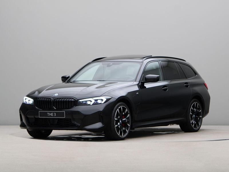 Zwart Gebruikt 2025 BMW 330e Comfort Edition Stationwagen | € 73.958 - Afbeelding 1/4