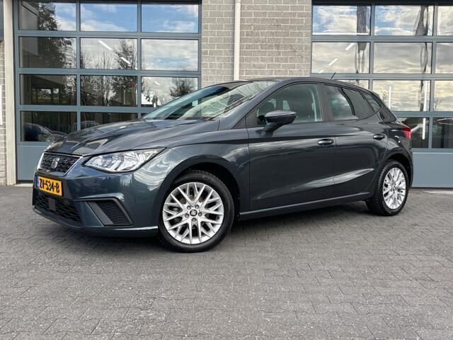 Grijs Gebruikt 2019 Seat Ibiza Business Hatchback | € 13.450 (Eerlijke prijs) - Afbeelding 1/4
