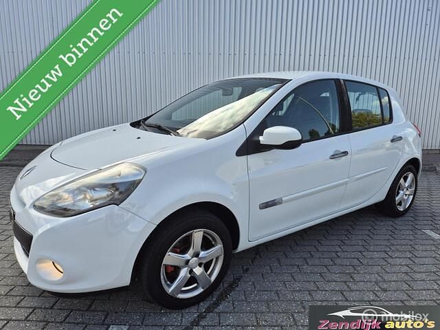 Wit Gebruikt 2010 Renault Clio II Business Hatchback | € 2.499 (Eerlijke prijs) - Afbeelding 1/4