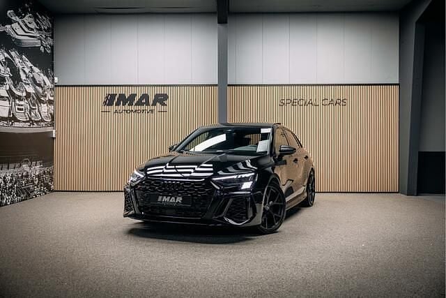 Zwart Gebruikt 2023 Audi RS3 S-Line Hatchback | € 69.950 (Eerlijke prijs) - Afbeelding 1/4