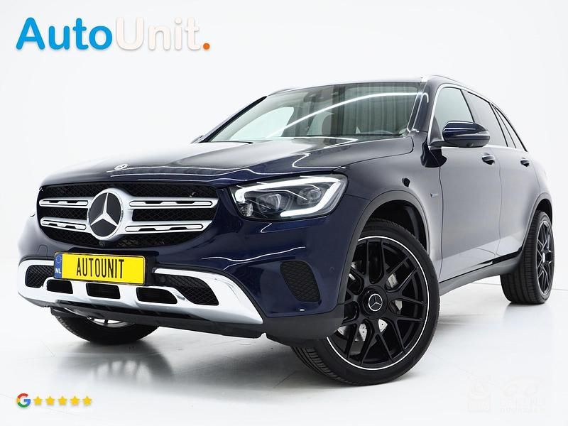Blauw Occasion 2020 Mercedes GLC300 Premium Plus SUV | € 37.840 (Eerlijke prijs) - Afbeelding 1/4