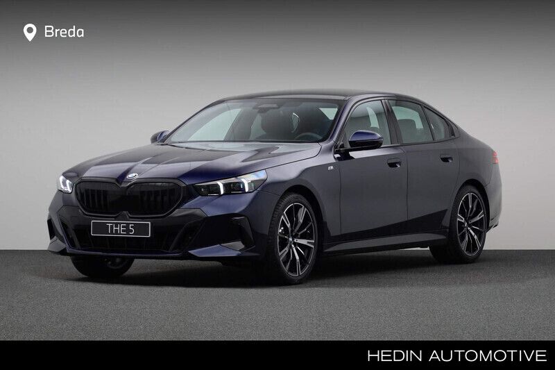 Blauw Gebruikt 2025 BMW 520 M Sport Sedan | € 74.880 - Afbeelding 1/4