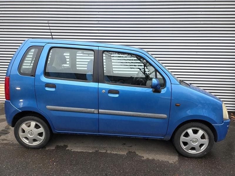 Blauw (metallic) Occasion 2003 Opel Agila Elegance Hatchback | € 1.000 (Goede deal) - Afbeelding 1/4