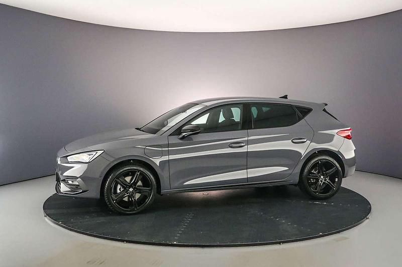 Nieuw Seat Leon Business 204 PK (150 kW) 2025 Grijs Hatchback