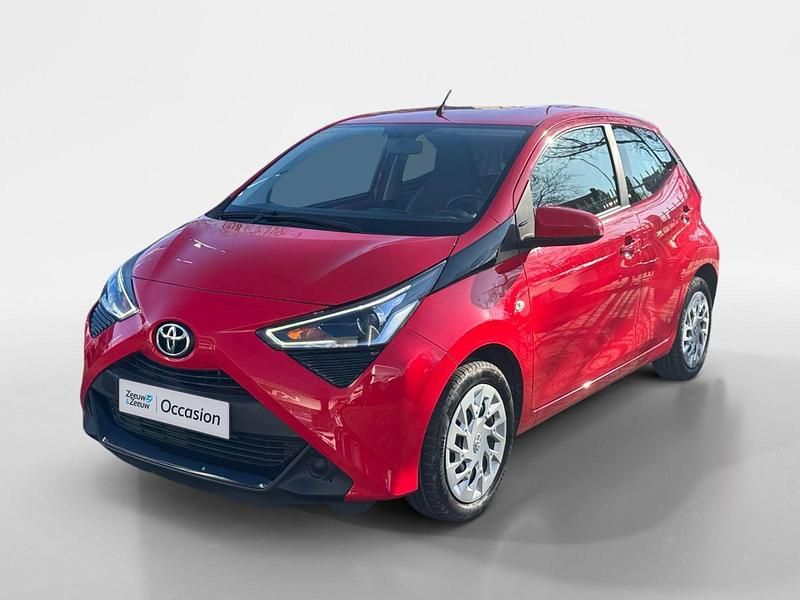 Occasion Toyota Aygo X-play 72 PK (52 kW) 2020 Rood Hatchback