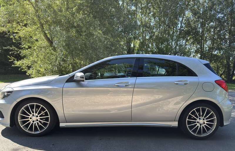 Grijs Gebruikt 2013 Mercedes A180 AMG line Stationwagen | € 13.500 (Eerlijke prijs) - Afbeelding 1/4