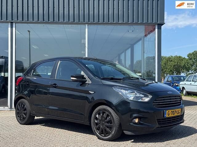 Zwart Gebruikt 2017 Ford Ka Plus Trend Hatchback | € 3.950 - Afbeelding 1/4