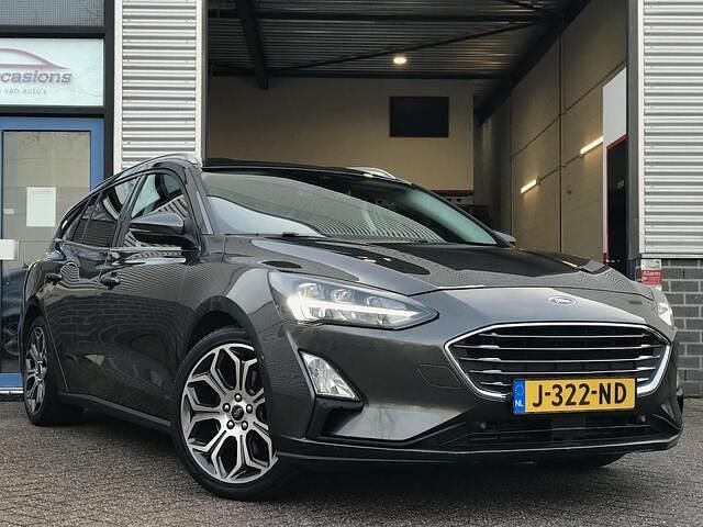Grijs Gebruikt 2019 Ford Focus Titanium Stationwagen | € 14.950 (Duur) - Afbeelding 1/4
