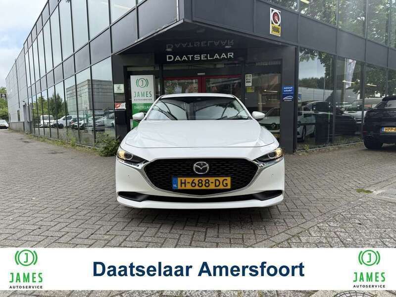 Wit Gebruikt 2020 Mazda 3 Comfort Sedan | € 19.944 (Eerlijke prijs) - Afbeelding 1/4