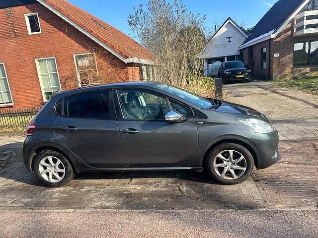 Occasion Peugeot 208 Style 82 PK (60 kW) 2016 Grijs (metallic) Hatchback