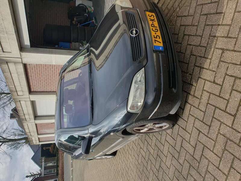 Zwart Gebruikt 2001 Opel Astra Hatchback | € 1.350 (Eerlijke prijs) - Afbeelding 1/4