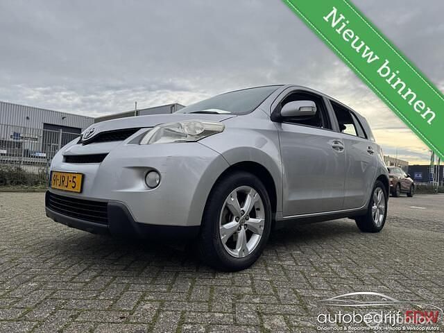 Grijs Occasion 2009 Toyota Urban Cruiser Hatchback | € 5.790 (Eerlijke prijs) - Afbeelding 1/4