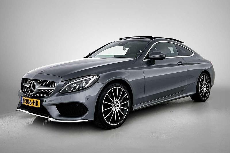 Grijs Gebruikt 2018 Mercedes C200 AMG line Coupé | € 29.995 (Eerlijke prijs) - Afbeelding 1/3