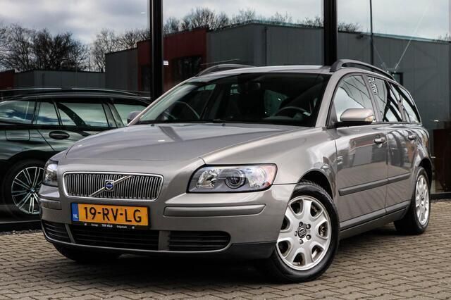Grijs Gebruikt 2005 Volvo V50 Stationwagen | € 2.450 (Goede deal) - Afbeelding 1/4